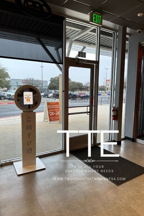 Instant Moments Station